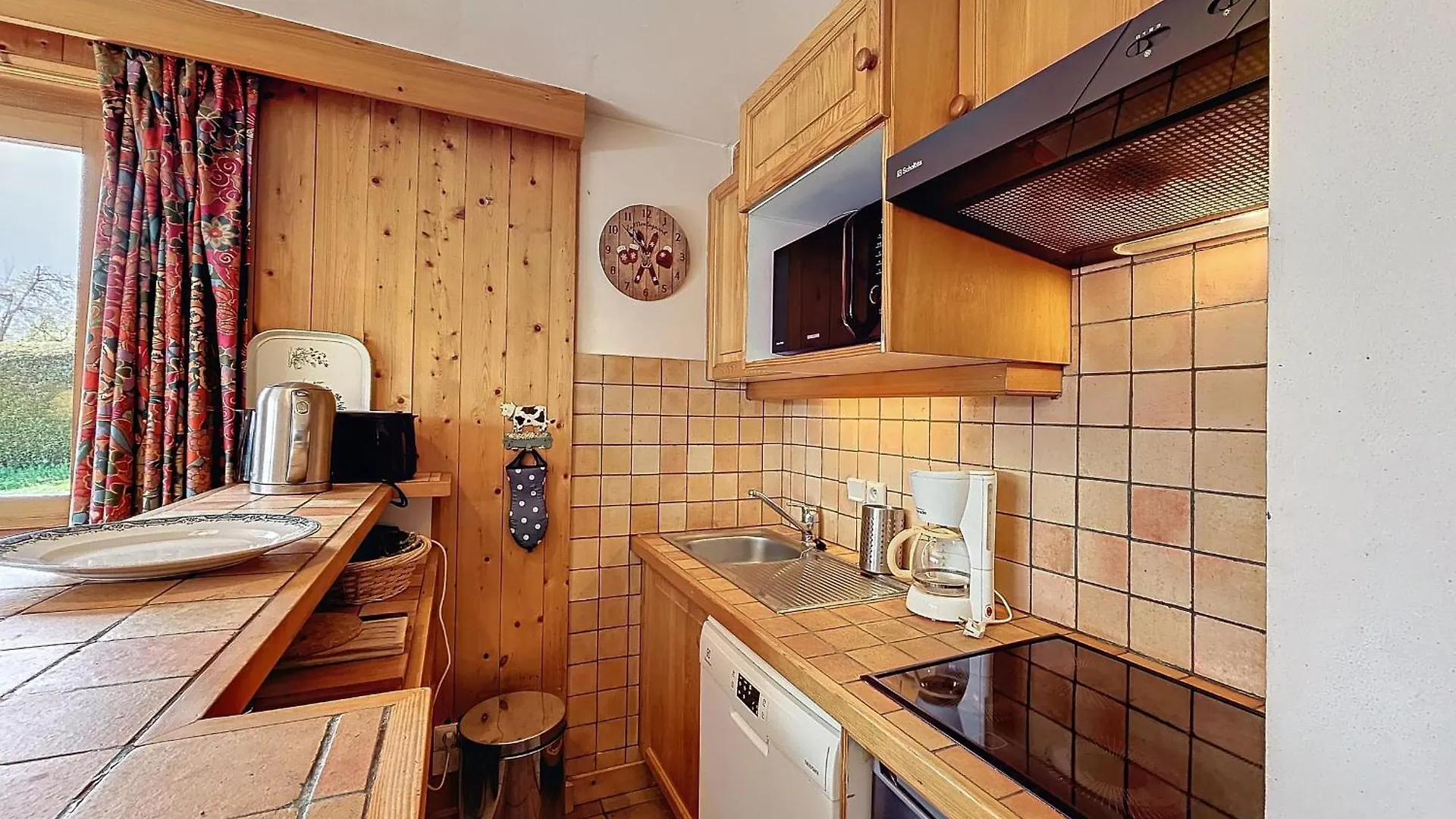 Appartement Mont Blanc : 2 Chambres, Terrasse, Parking Et Equipements Modernes - Fr-1-560-131 Demi-Quartier