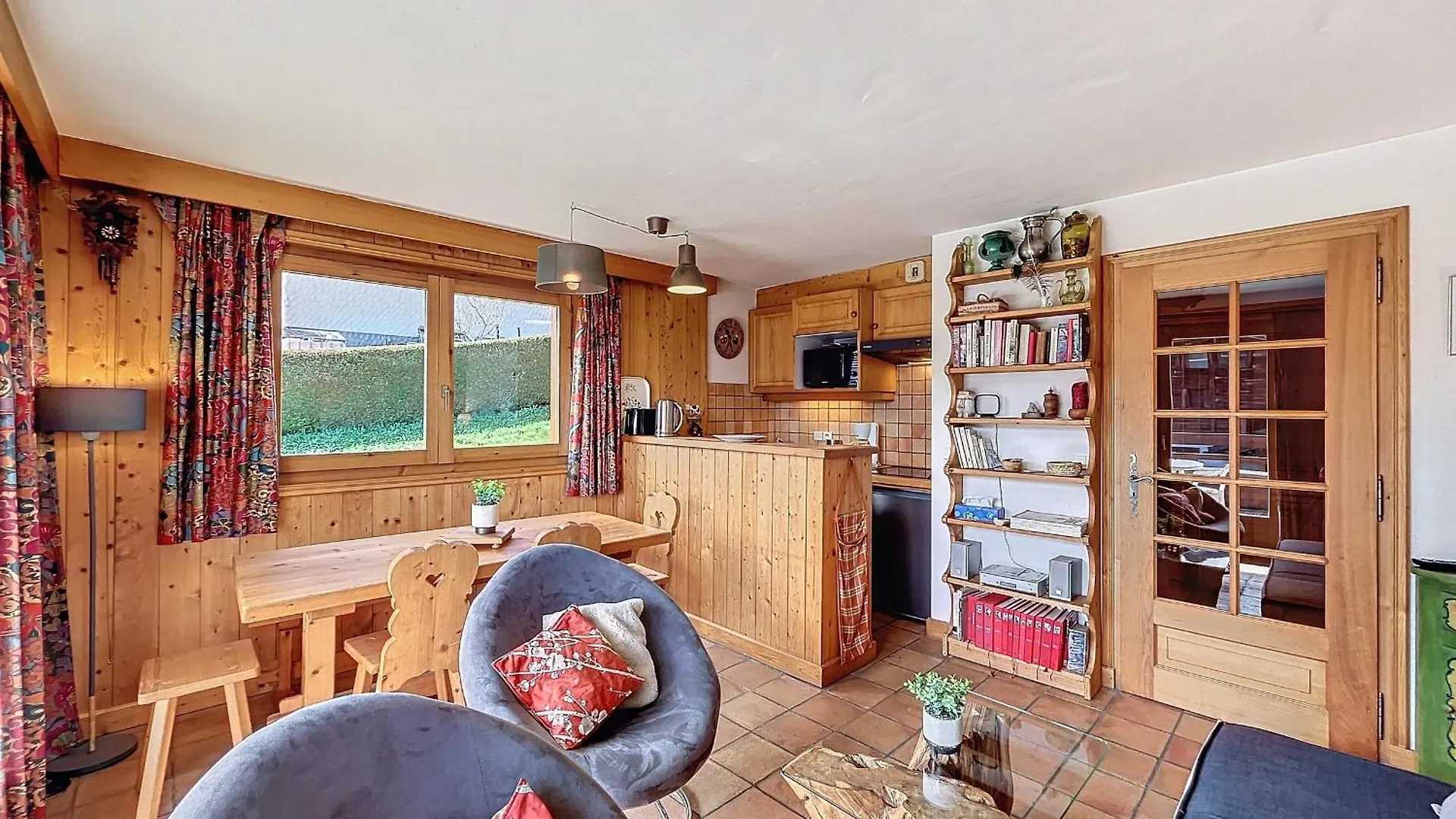 Appartement Mont Blanc : 2 Chambres, Terrasse, Parking Et Equipements Modernes - Fr-1-560-131 Demi-Quartier 0*,