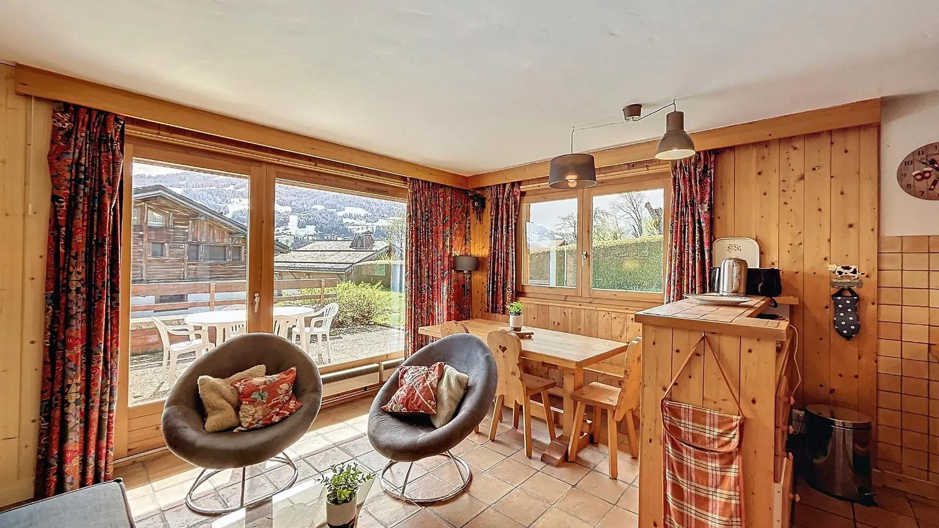 Appartement Mont Blanc : 2 Chambres, Terrasse, Parking Et Equipements Modernes - Fr-1-560-131 Demi-Quartier